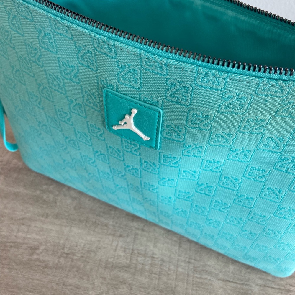 Jordan Monogram Pouch (0.69L) - Picture 2 of 4